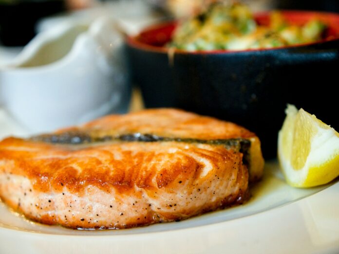 5 techniques de cuisson du poisson pour obtenir un résultat inoubliable