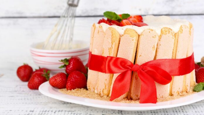 Cuisines une charlotte aux fraises avec Simon le Lapin