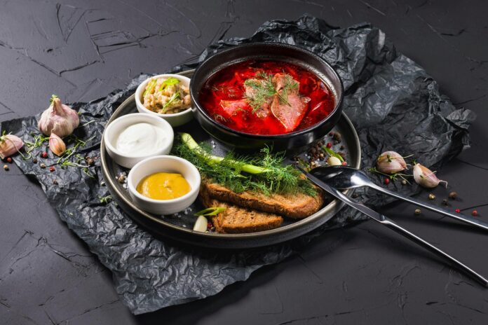 recettes-pour-tous_Soupes du monde pour voyager sans quitter sa cuisine_borscht-hippopx Soupes du monde